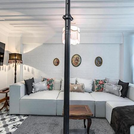 Historical 4-Br Home Steps From Besiktas Stadium & Bosphorus Views - Prime Nisantasi Location! Istanbul Exterior foto
